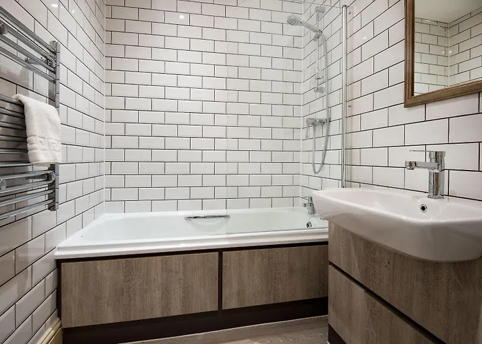 The - The Collection Group 3* آمبيلسايد