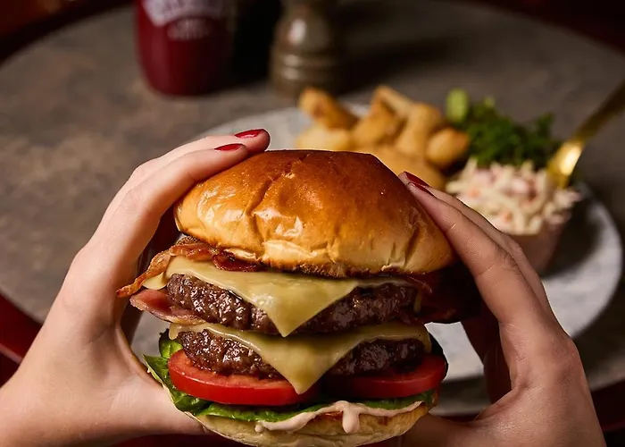 The - The Collection Group 3* آمبيلسايد