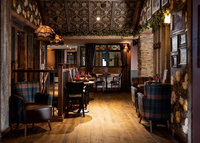 The - The Collection Group آمبيلسايد